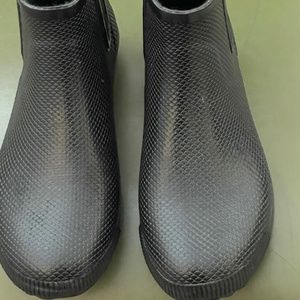 Womens Cougar rain boots in black